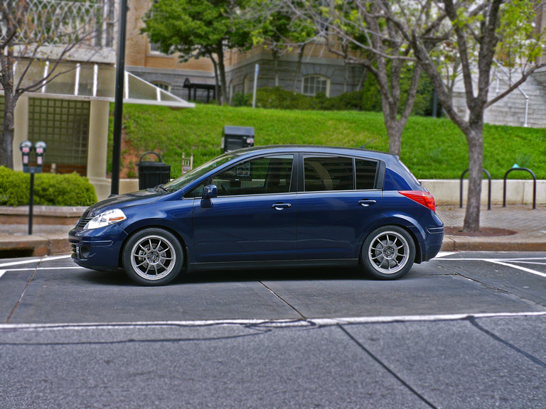 Nissan tiida stance